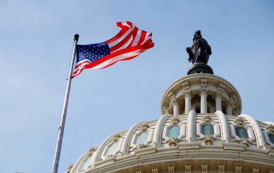 Coin Center Slams 'Messy, Arbitrary, and Unconstitutional Approach' of US Senate DeFi Bill