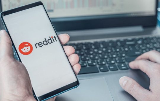 Crypto.com Adds Reddit’s Moons Token as Kraken Listing Rumor Fades